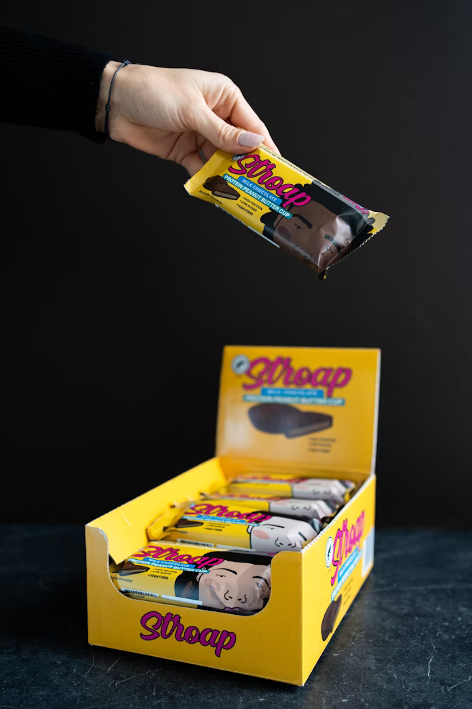 photo-1705250184980-c9e6f8c5c841-ezgif.com-avif-to-png-converter