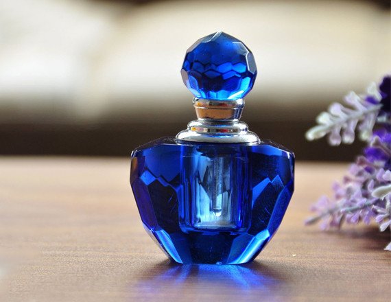 glass-perfume-bottle